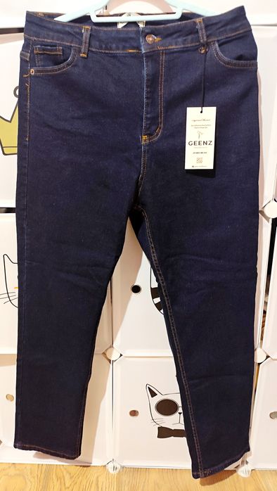 Blugi dama noi cu eticheta