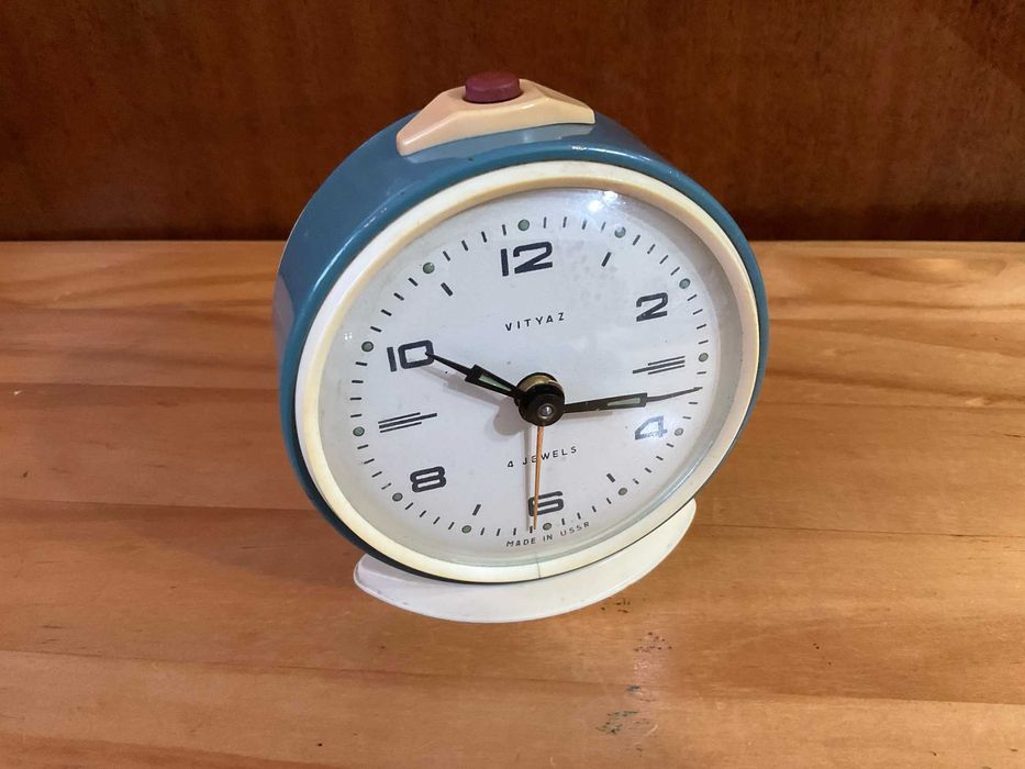 Настолни ретро часовници