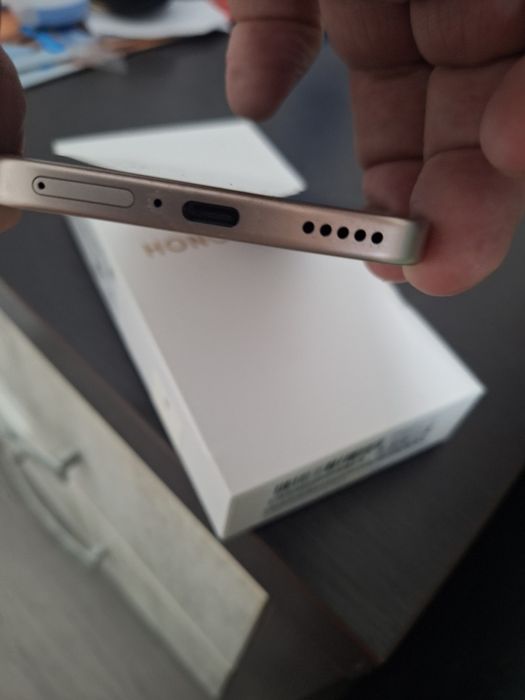 Vând Honor 400, 5G nu lite și nici smart