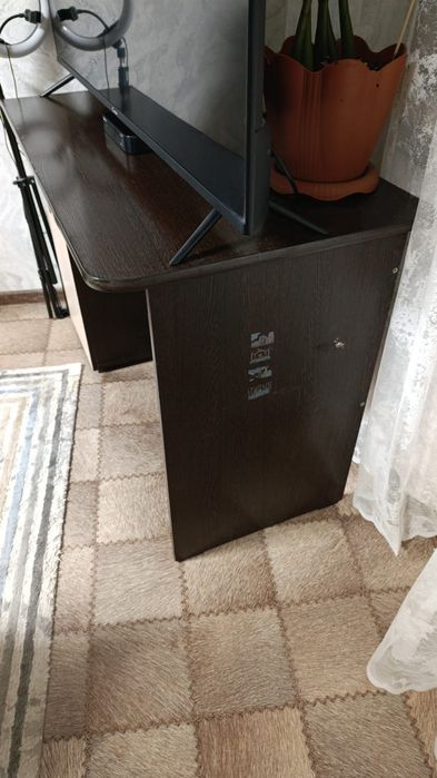 Продам компьютерный стол