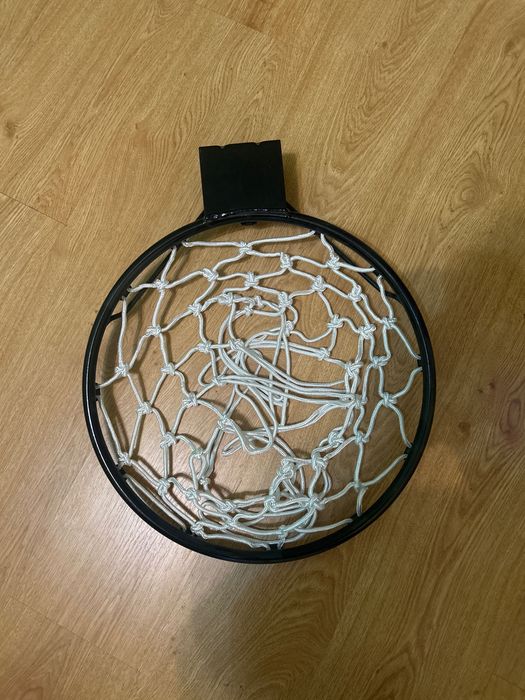 Баскетболен ринг с мрежа