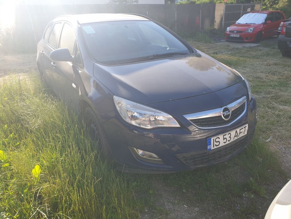 OPEL Astra 2012