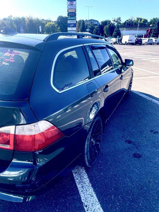 Vand sau schimb Bmw e61 cu 7 locuri