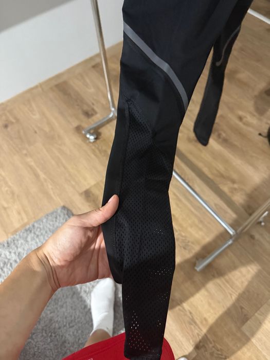 Colanti adidas, noi, cu eticheta