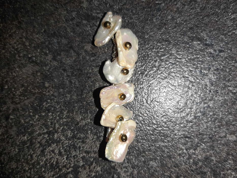 Accesoriu păr pentru mirese din perle naturale.