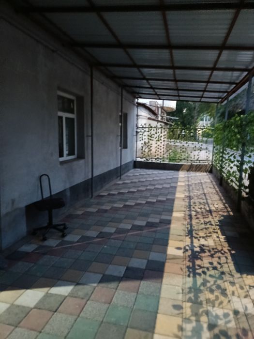 Продается дом за Азербайджанским центром.
