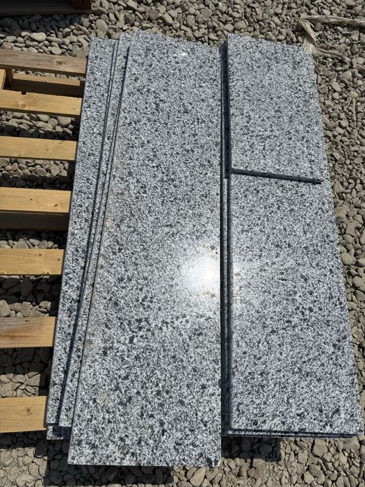 Granit trepte scari glafuri placaj calcar marmura montaj