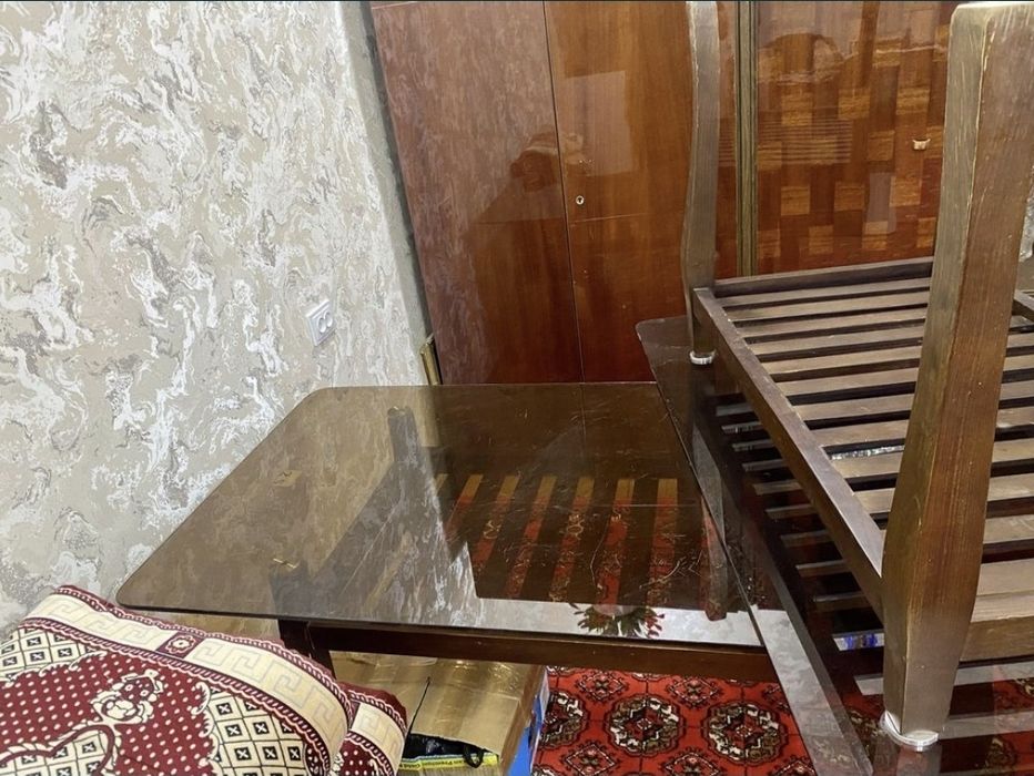 Стеклянный (ойнали) стол стуллар сотилади