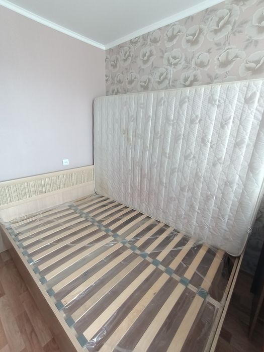 Продам кровать с матрасом 200*140