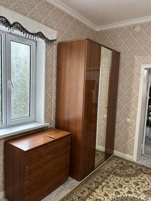 Спальный гарнитур: шкаф и комод