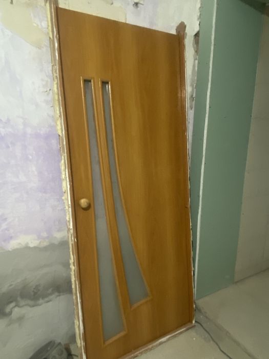Продам дверь 3-4 ш уки для дачи