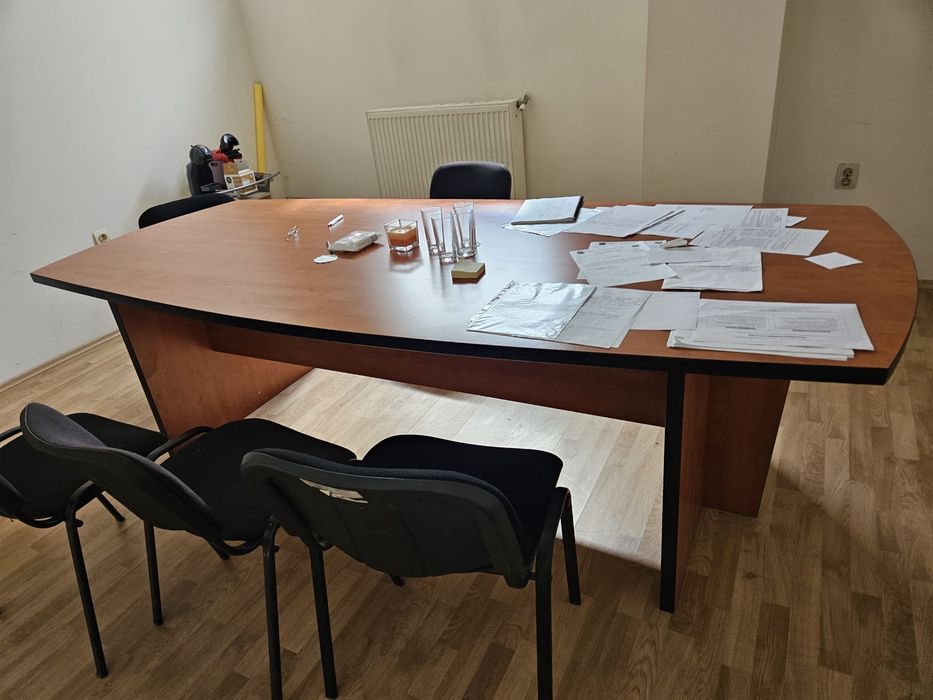 Vand birouri, diferite forme si marimi