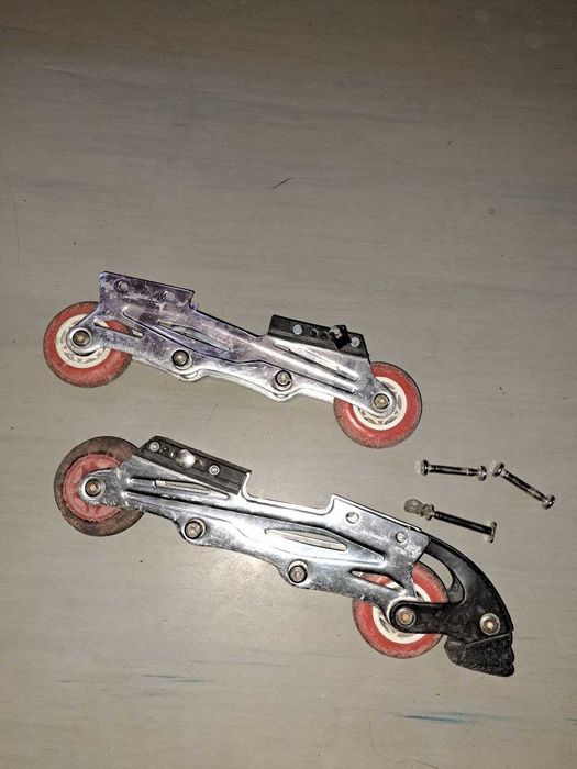 ролики катались 5 раз взрослые, смотрите все 3 фото есть   38 азмер..