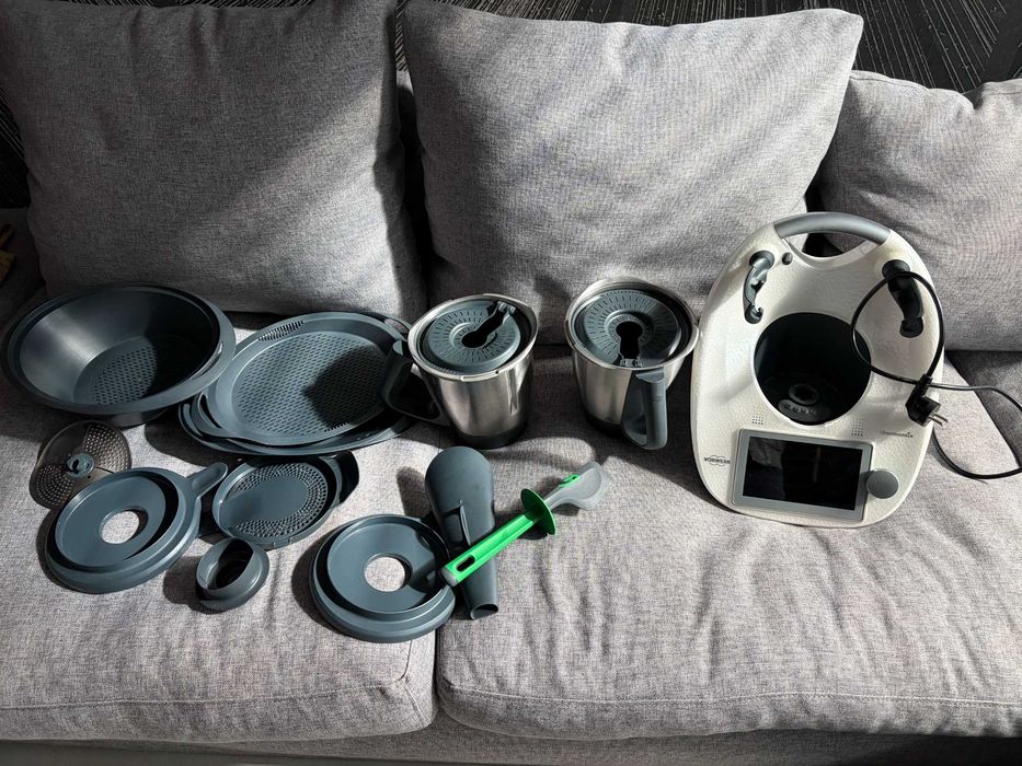 Thermomix TM6 (folosit de maxim 10 ori)