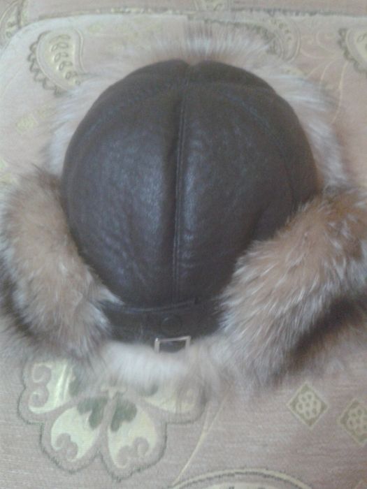 Шапки женские зимние