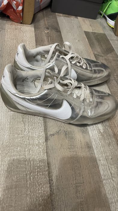 Маратонки  NIKE размер 39