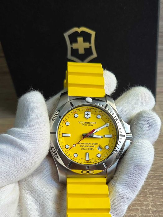 БАРТЕР Victorinox I.N.O.X Professional Diver Yellow