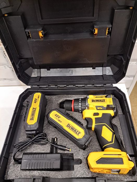 Шуруповерт Makita