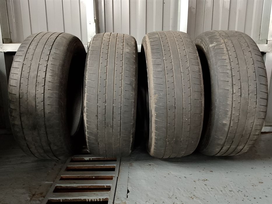 Продам комплект шин 235/55R18