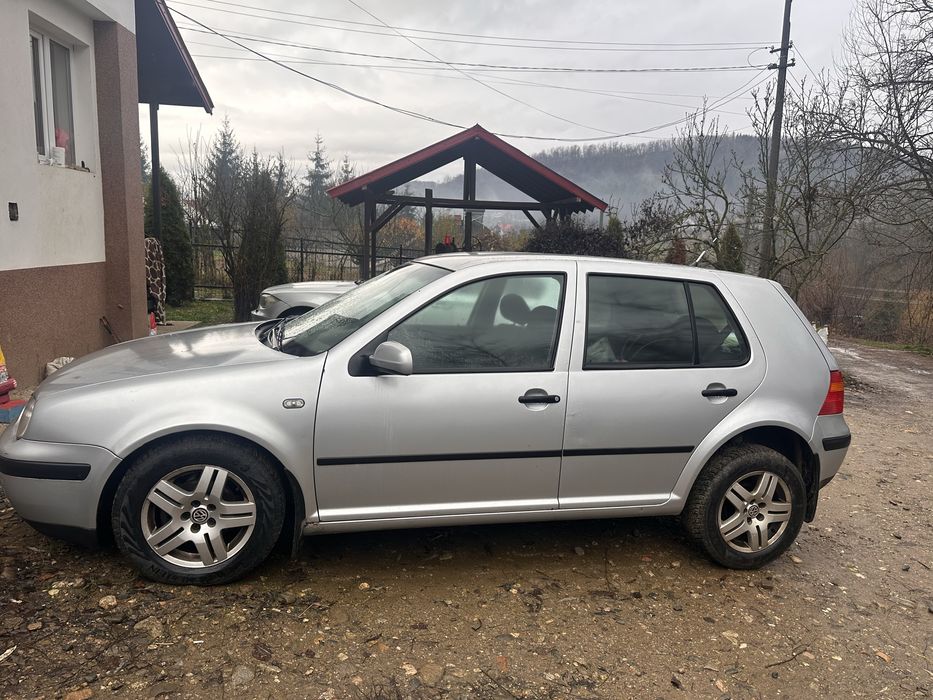 Vand golf 4 1.6 sau schimb cu logan‼️