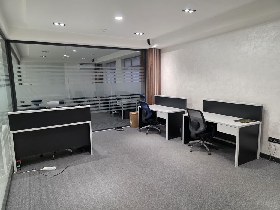 Продается готовый офис. Площадь 830 квадратных метров.