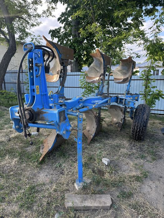 Tractor Case Farmal 95 A,  Tractor Class Ares 125 Cp, Plug, Combinator