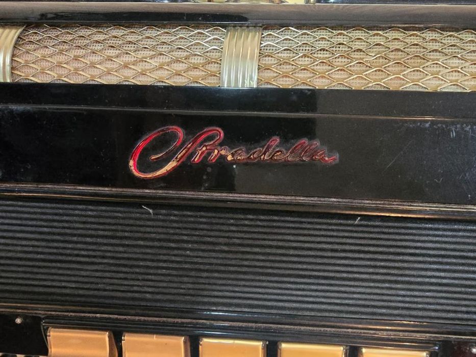 Acordeon Stradella cu 120 de basi -P-