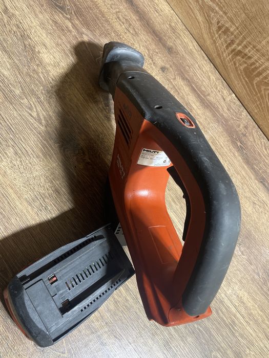 Hilti wsr 36 a sabie acumulator 36 v cu 3 amp 400 ron