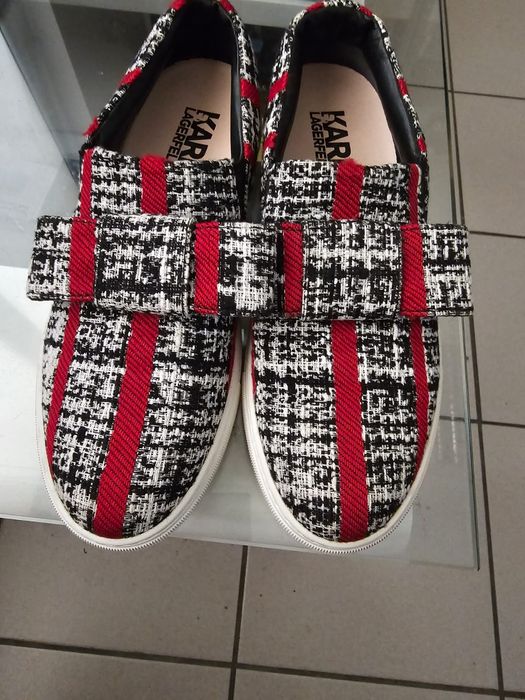 Tenesi Karl Lagerfeld