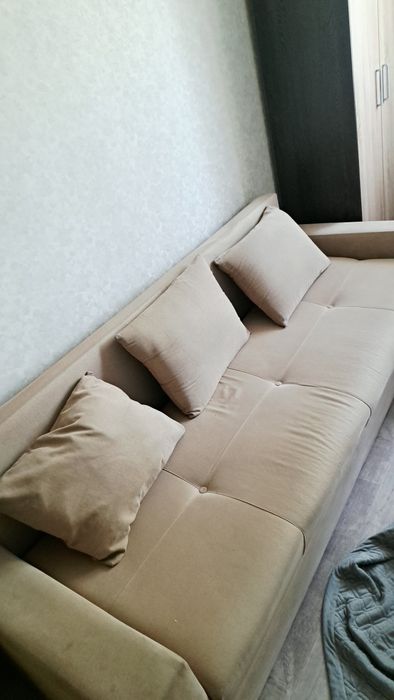 Диван среднего состояния