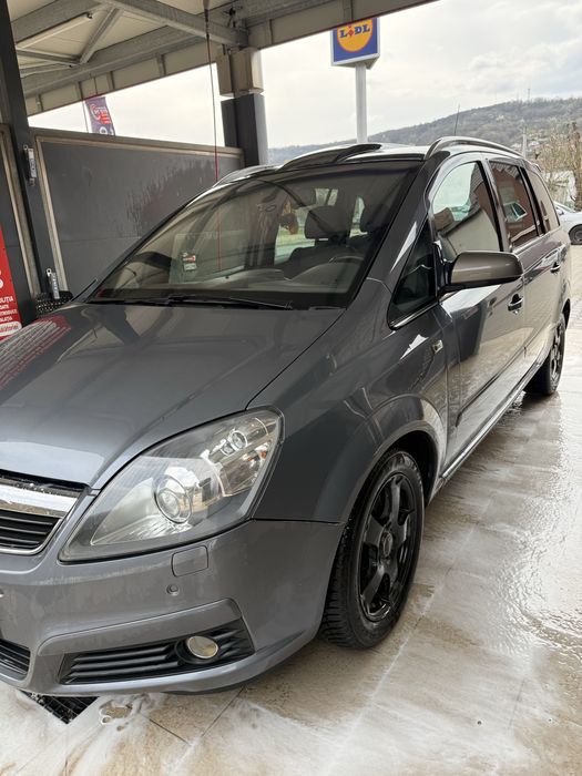 Vând Opel Zafira 2006 – 1.9 Diesel – 7 locuri – spațioasă și economică