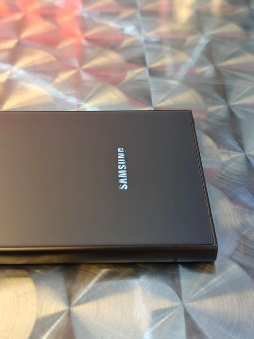 Samsung s24 Ultra 12 512 GB ROM ideal