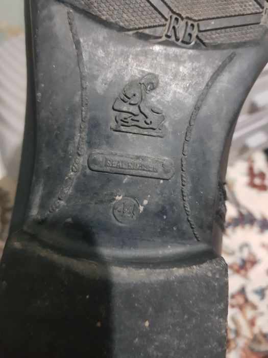 Продаётся мужская сапожка из натуральной кожи. Фирма ETOR.