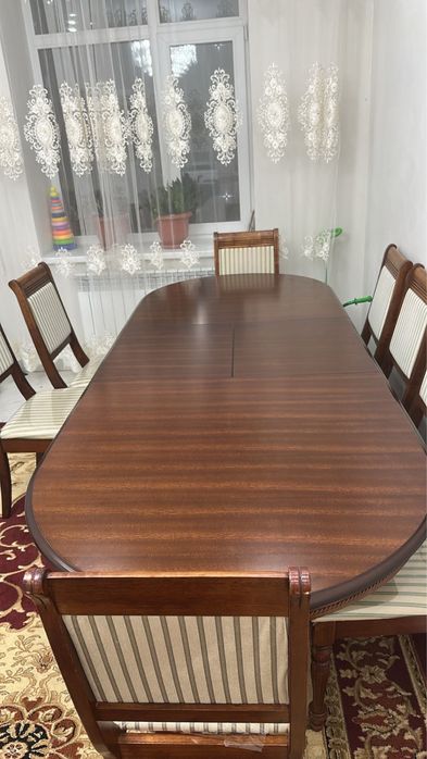 Продается Стол и стулья