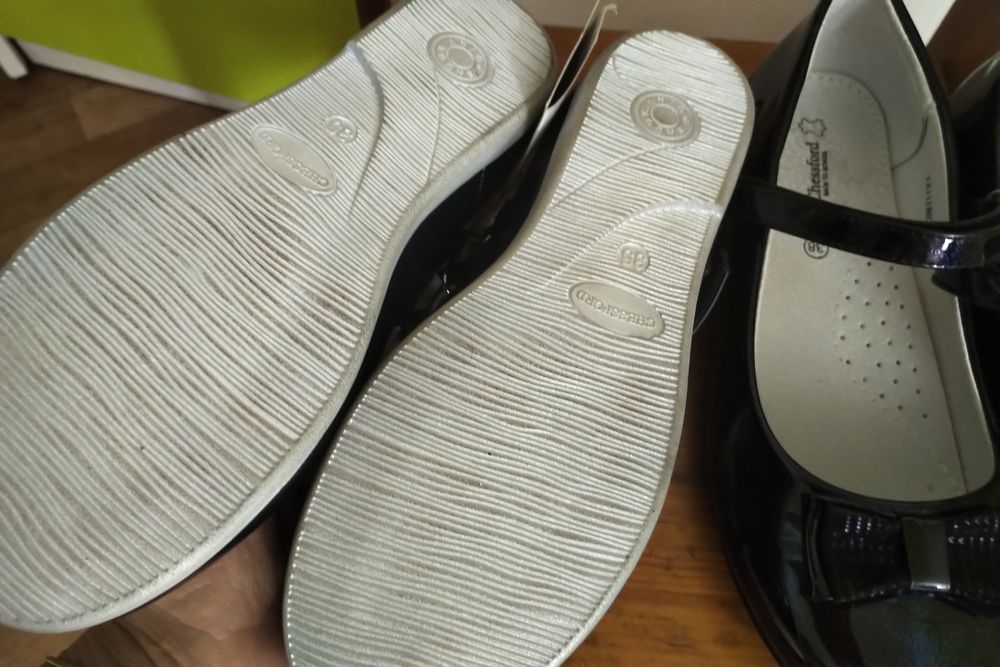 Школьные туфли для девочек НОВЫЕ