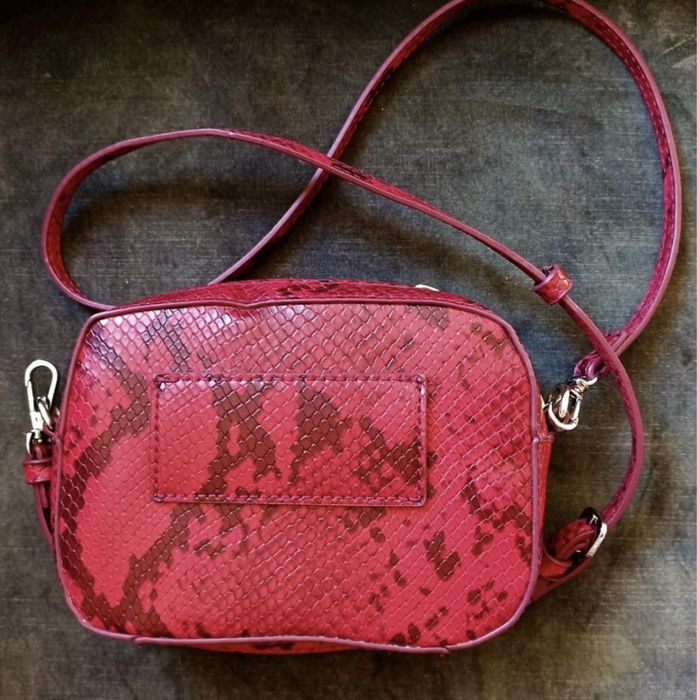 Малка червена чанта Zara