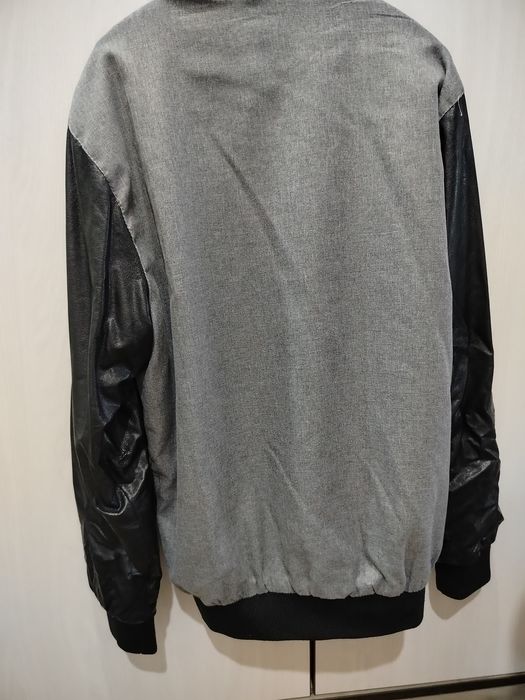 Стильная куртка ветровка