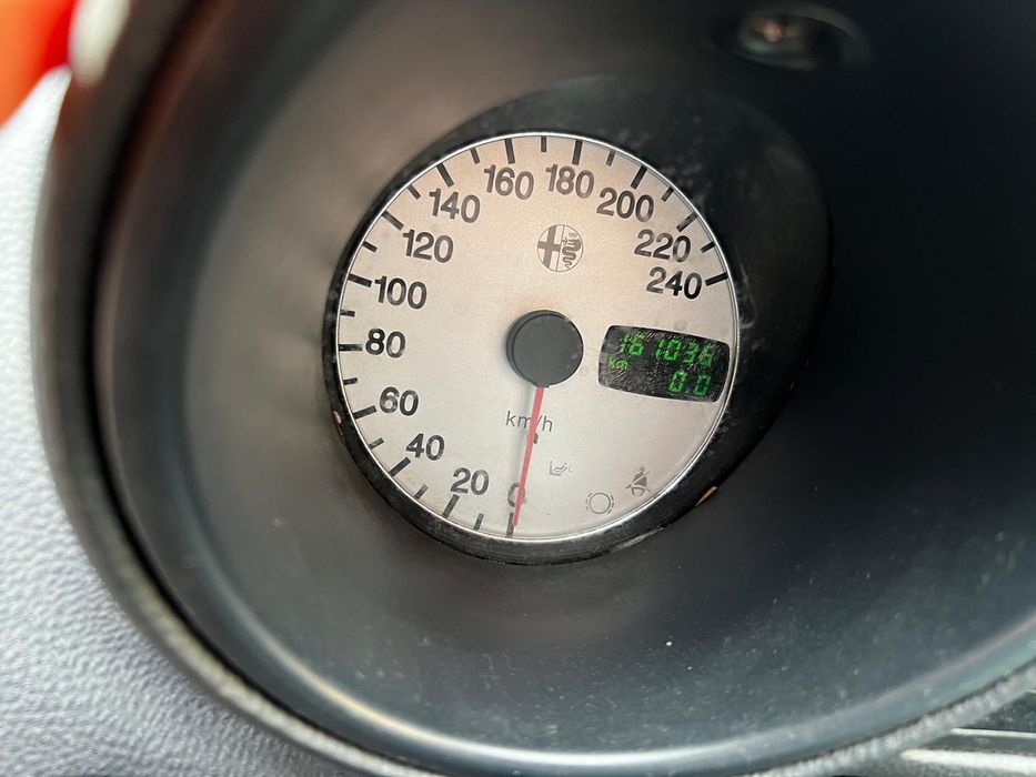 Alfa Romeo 156 .