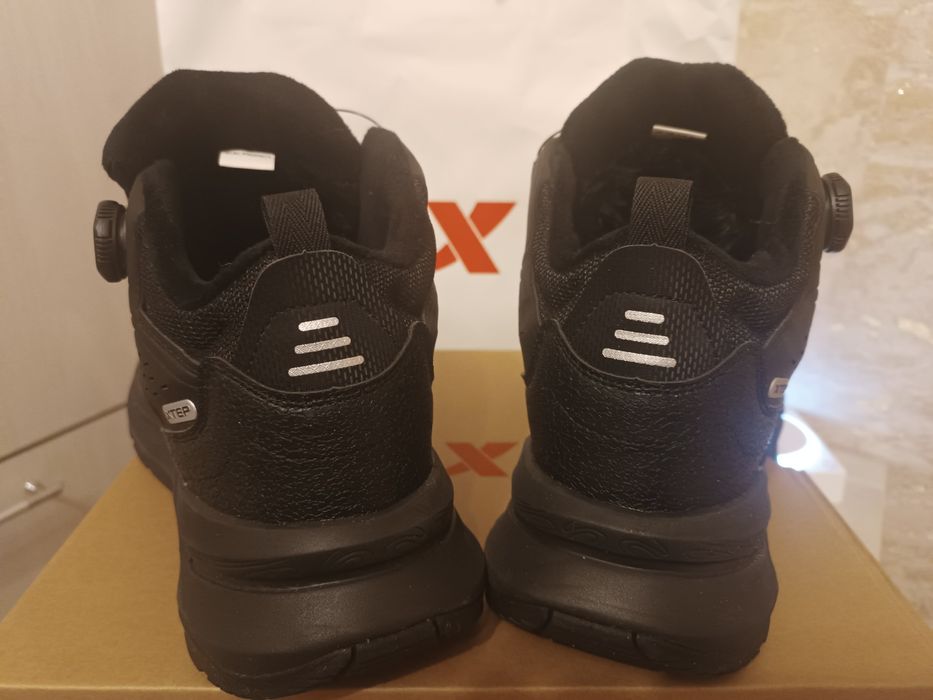 Продам зимние ботинки Xtep