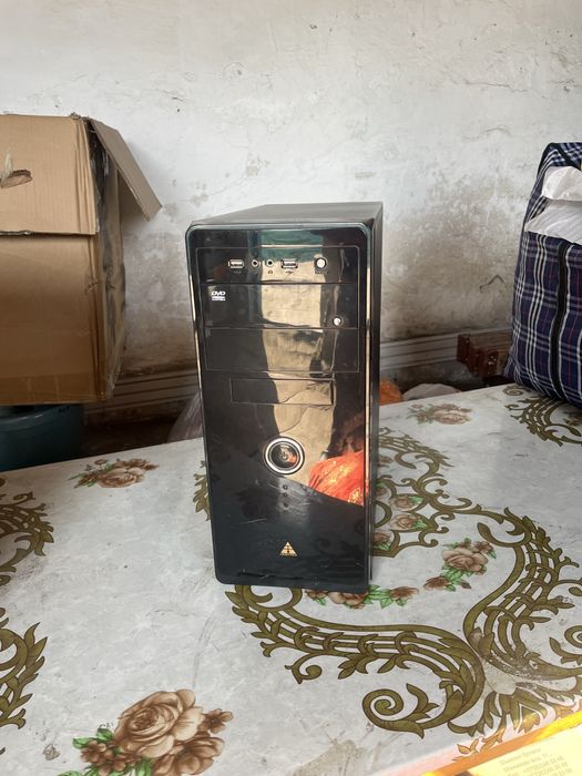 Компютер с манитором