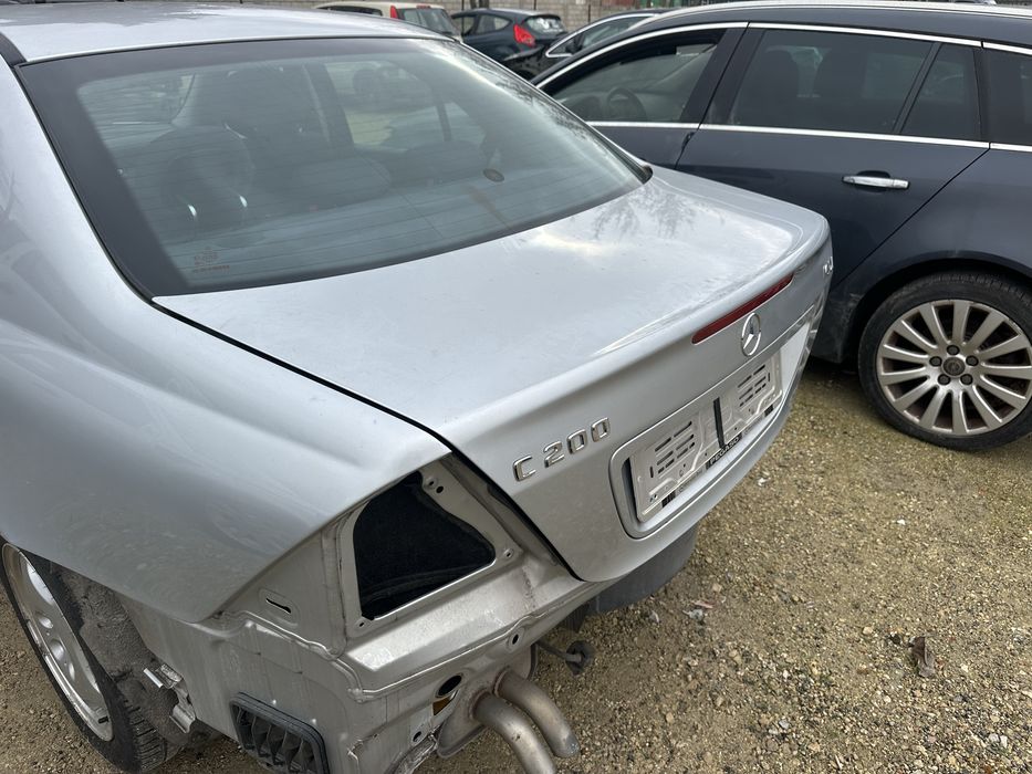 Капак багажник за Мерцедес W203 седан!!!