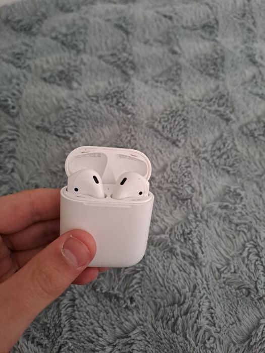 Airpods 2 folosite