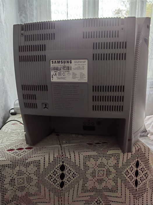 телевизори - "samsung" и "LG"  21 "