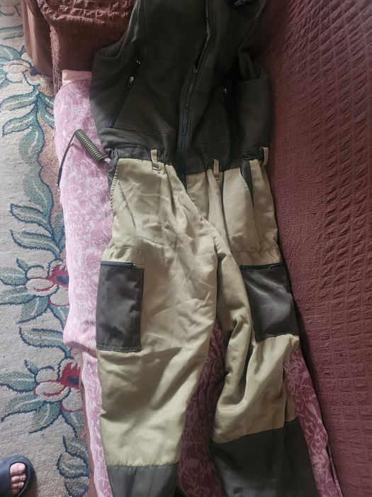 Р а с п р о д а ж а !!!  Продам осенне-весенюю одежду для охоты и рыба