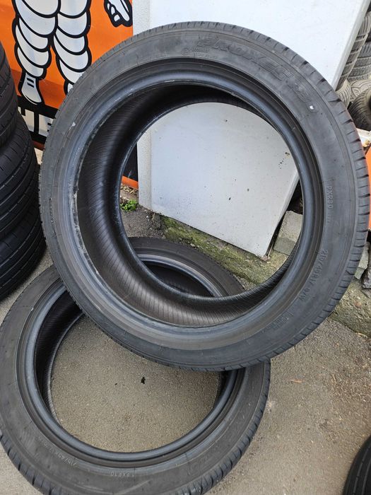 2бр 215/45/17 TOYO 7мм грайфер дот:21г - - -