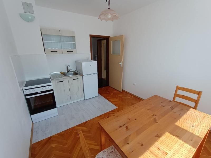 Дава се под наем Двустаен апартамент в София, Стрелбище - 45 кв.м за 450 € - Снимка #2