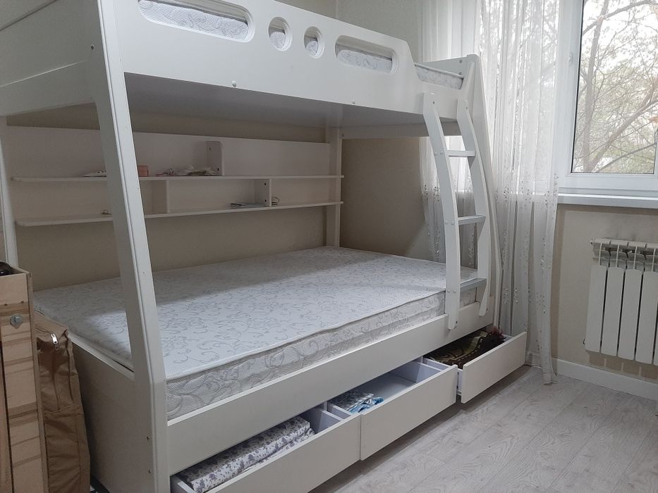 Двухярусная кровать