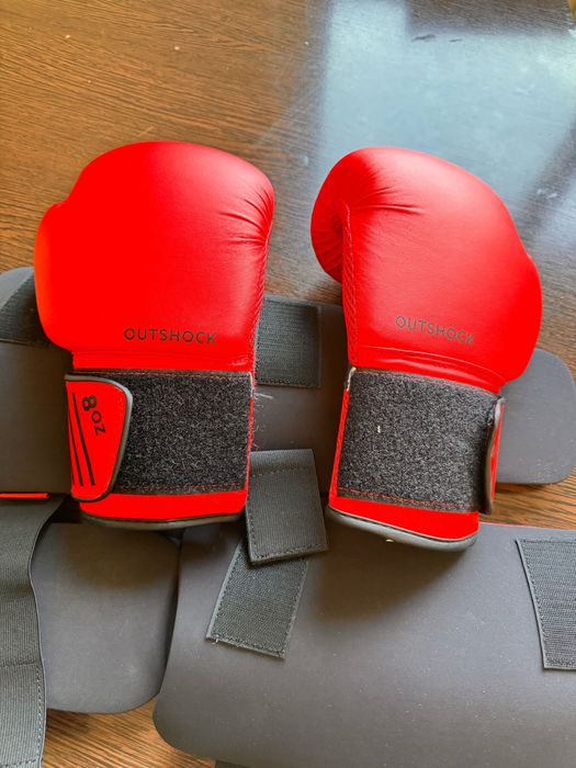 Mănuși box/kickbox mărimea 8 + protecții tibie kickboxog copii