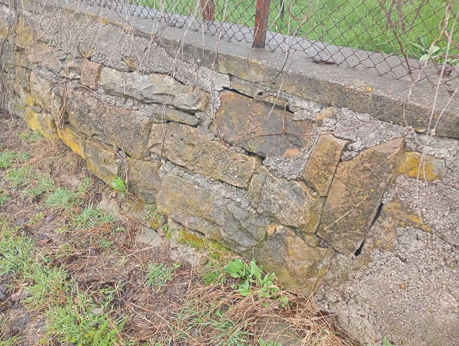 Камък от дувар по договаряне