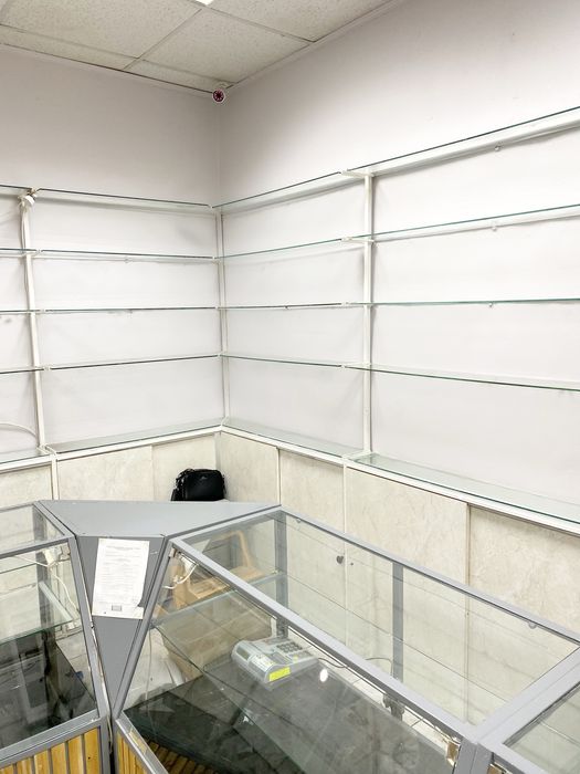 Дава се под наем Магазин в Горна Оряховица - 16 кв.м за 178.5 € - Снимка #3